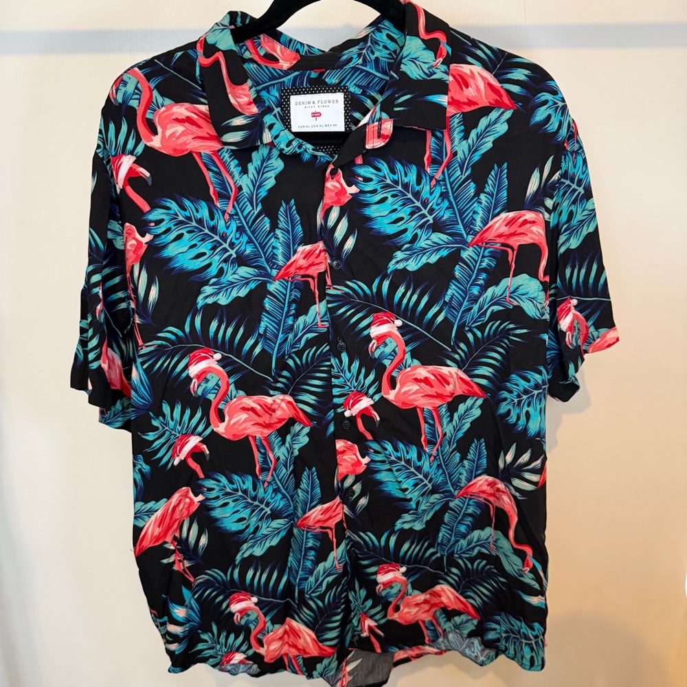 Men's XL Denim & Flower Ricky Singh Santa Hat Xmas Flamingo Palms Tropical Shirt